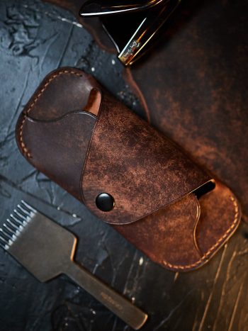 Toc ochelari piele chocolate lucrat manual cusaturi detaliu